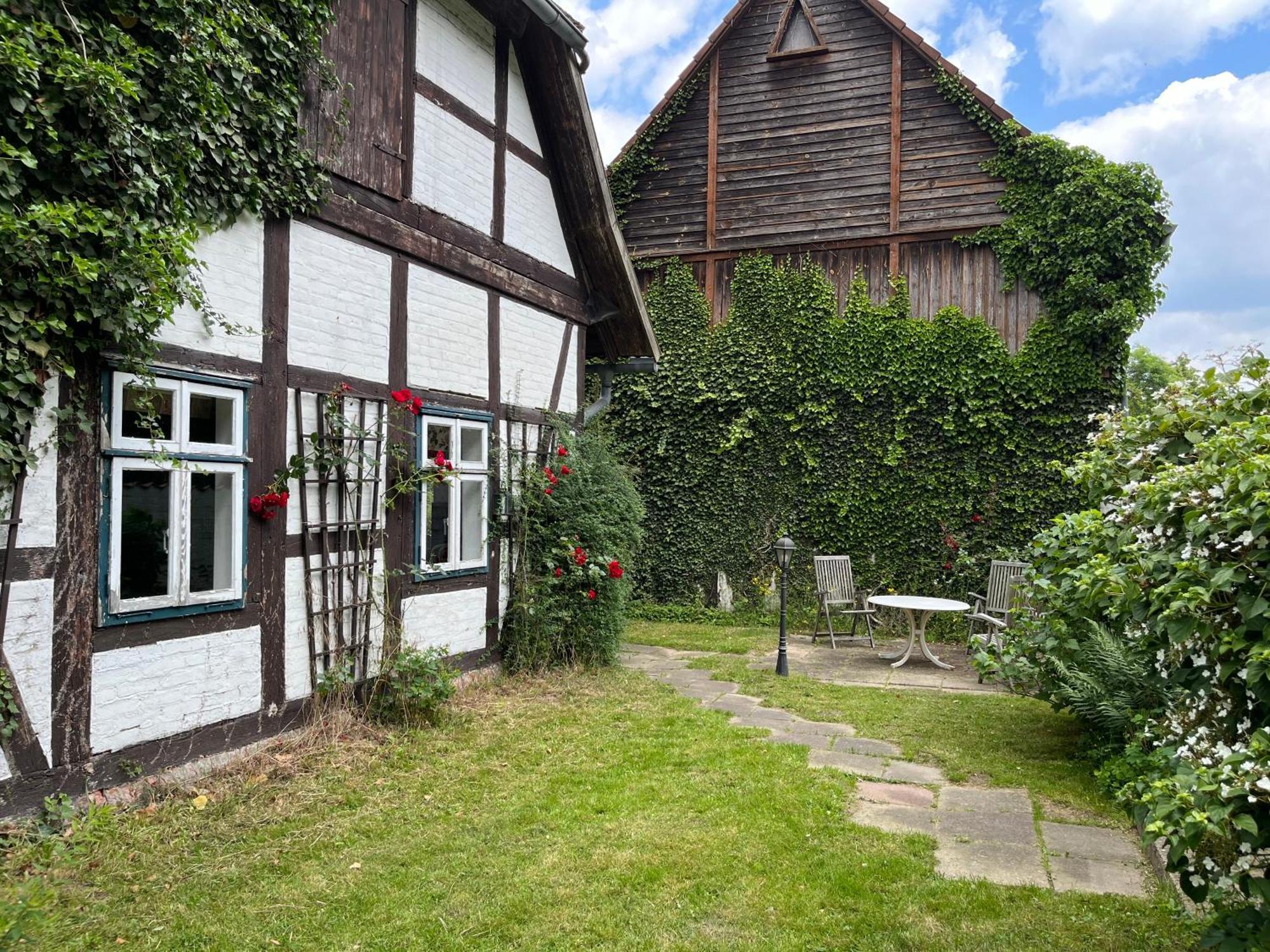 „Altes Forsthaus“ Am Schloss Uelzen Exterior foto